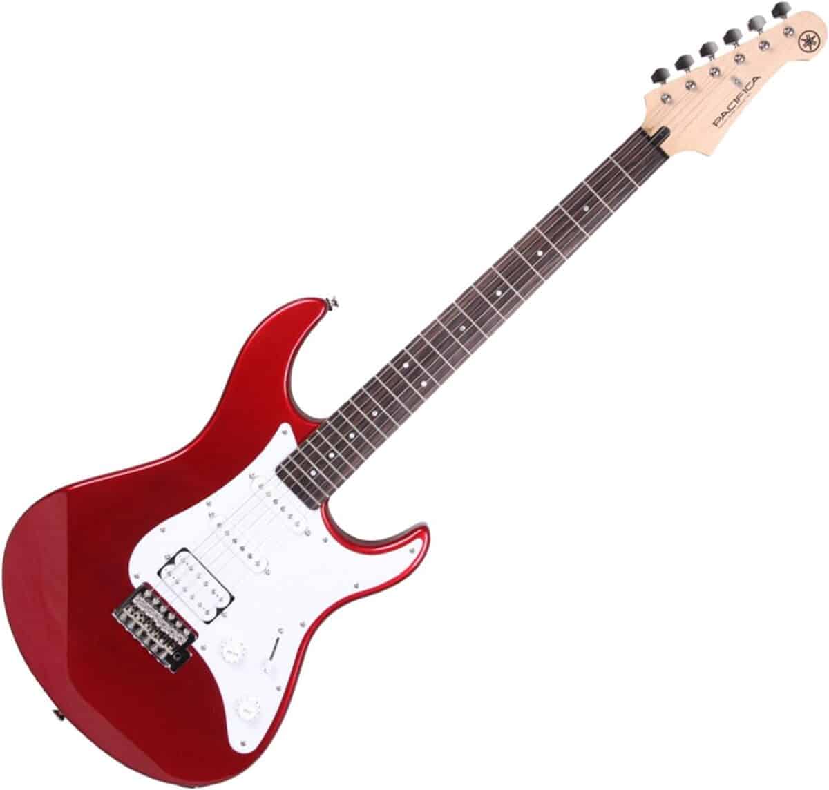 Test de la yamaha pacifica 012 : guitare électrique pour débutants