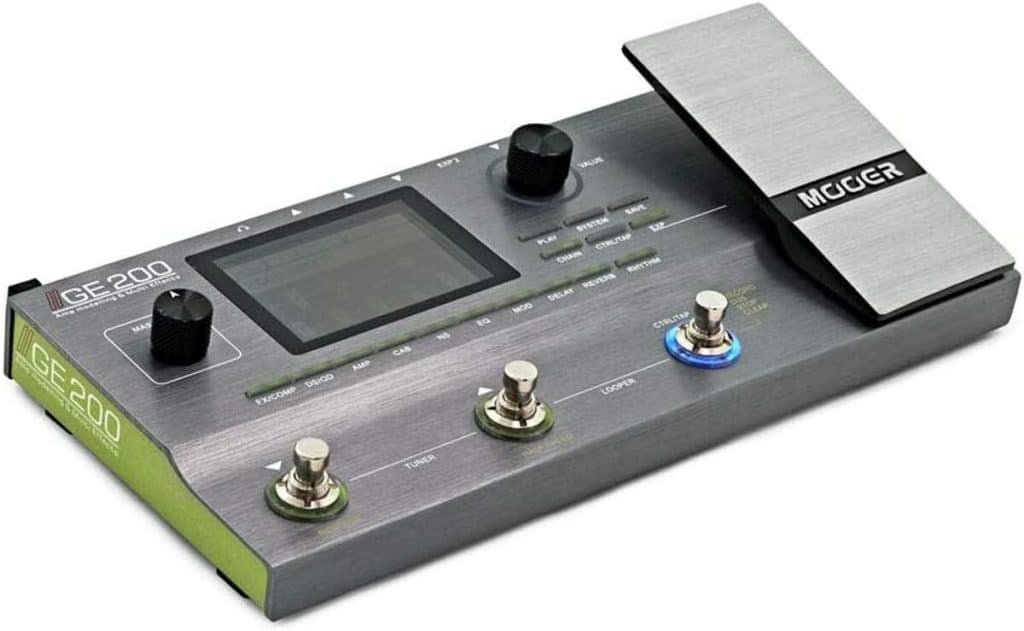 Test du Mooer GE200 : pédale multi-effets pour guitare