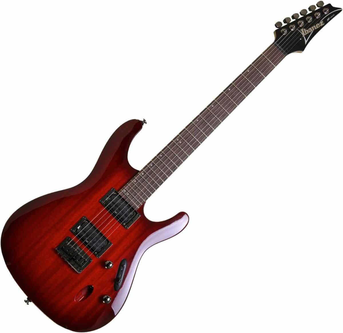 Test de la guitare électrique Ibanez S521-BBS