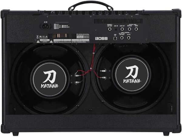 Ampli guitare combo Katana 100/212 MKII BOSS, un ampli combo 100 watts prêt pour la scène, doté de deux haut-parleurs spéciaux de 12 pouces (30 cm)