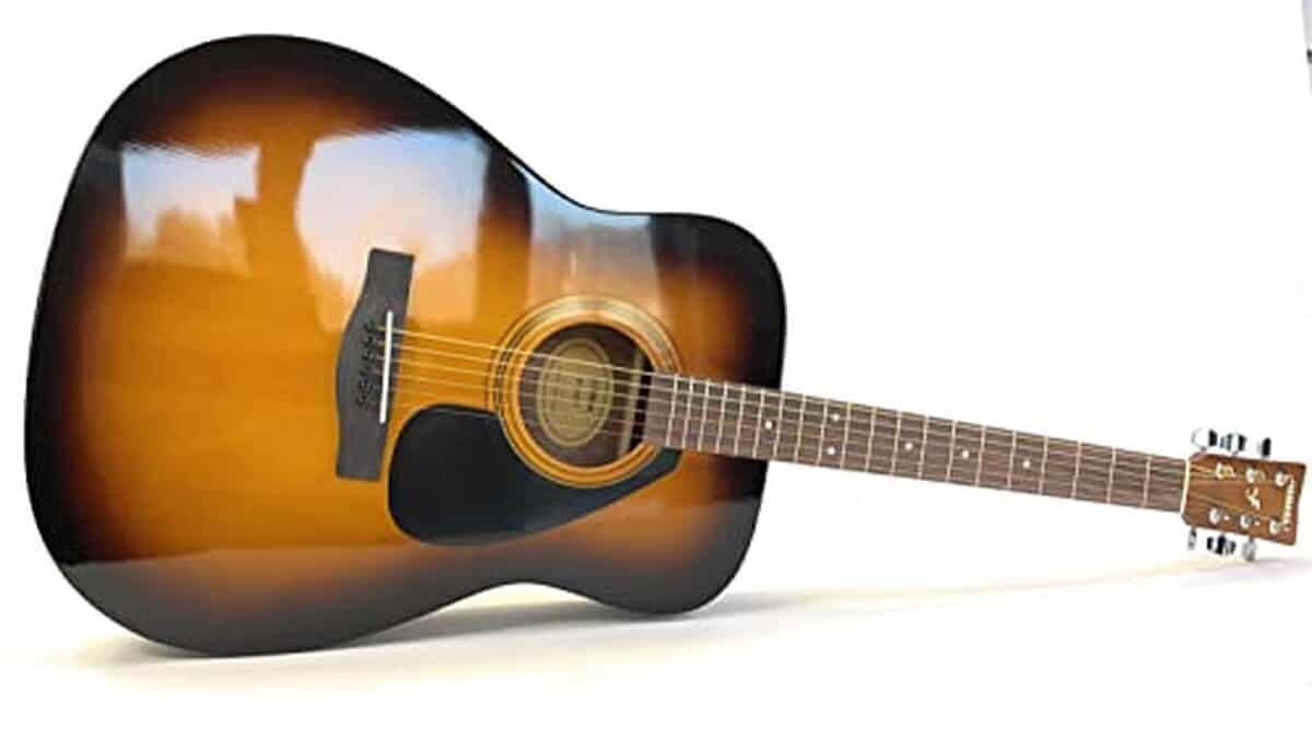 Test de la guitare acoustique folk Yamaha F310PII TBS