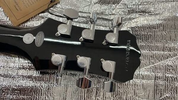 Découvrez la performance vintage de la guitare Epiphone Les Paul Studio LT dans notre test complet : une analyse détaillée de ses caractéristiques sonores et de son design intemporel pour les passionnés de musique