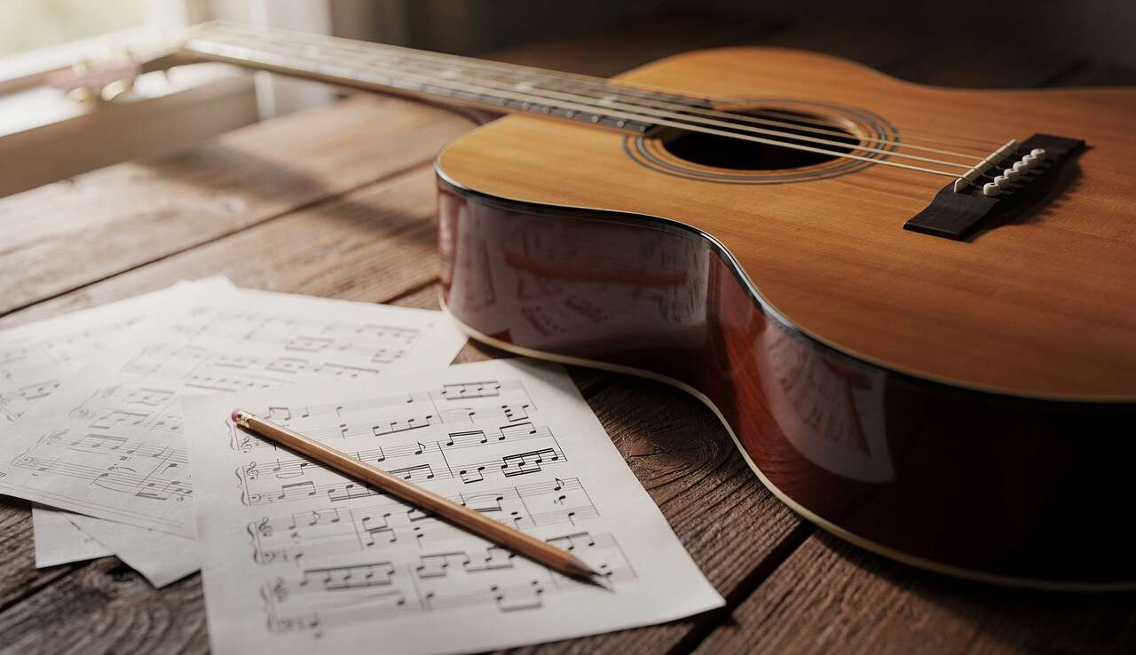 D&eacute;couverte des triades &agrave; travers trois riffs incontournables