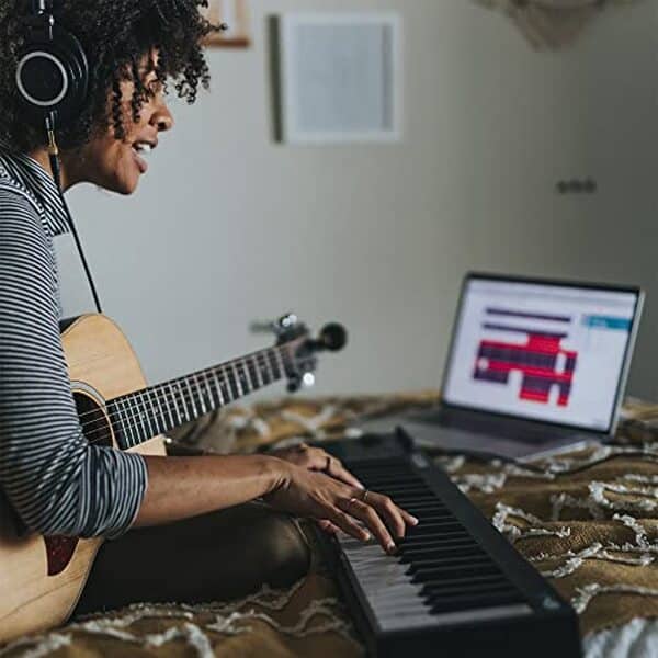 Découvrez notre test complet de la FA-235E Concert Moonlight Burst : une guitare qui allie élégance et performance pour les musiciens exigeants.