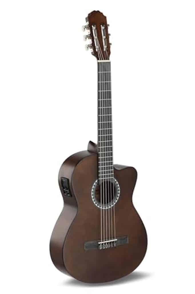 Test : guitare GEWA électro-acoustique Basic 4/4, tilleul, noyer