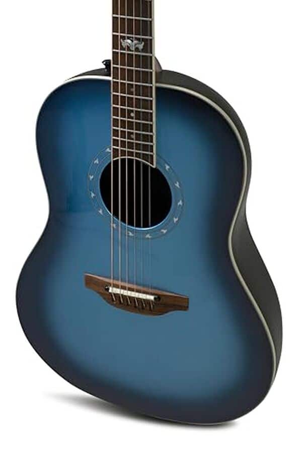 Explorez notre évaluation approfondie de la guitare électro-acoustique Ovation Pro Series Ultra 1516 : performances, caractéristiques et avis pour choisir votre future guitare avec assurance.