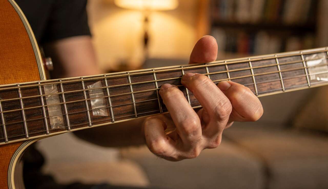 Adopter l'accord de fa sans barr&eacute; : les techniques &agrave; conna&icirc;tre