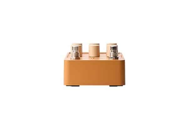 Découvrez les performances exceptionnelles de l'ampli Universal Audio UAFX Enigmatic '82 overdrive special : une révolution sonore pour les musiciens en quête d'excellence.
