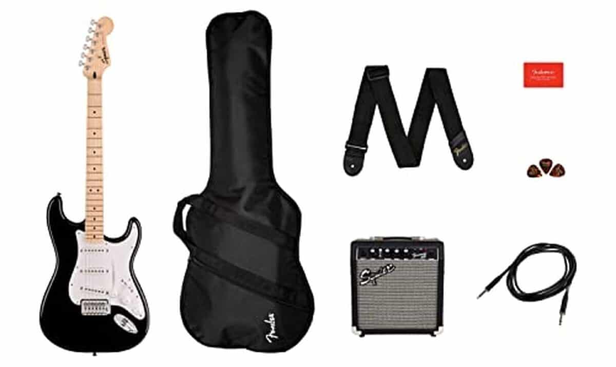 Test : squier Stratocaster Sonic avec ampli et accessoires