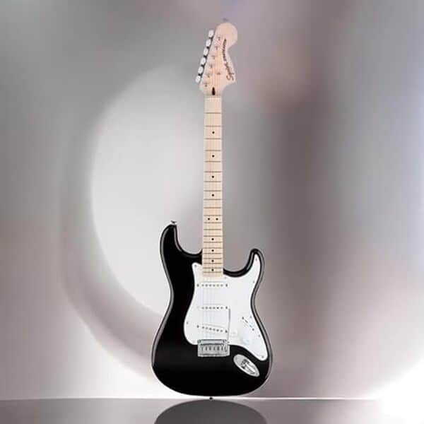 Découvrez notre test complet de la guitare Affinity Stratocaster MN Black : performances, qualité sonore et verdict final pour cette stratocaster abordable. 