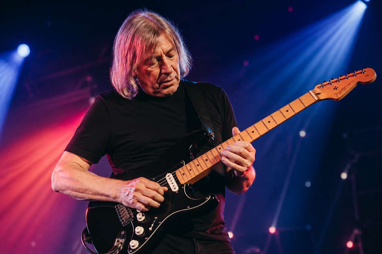 Us and them : une exploration technique