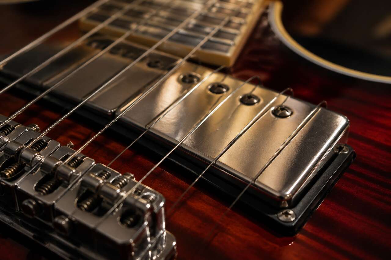 Comment choisir les cordes de sa guitare électrique en 3 étapes simples ?