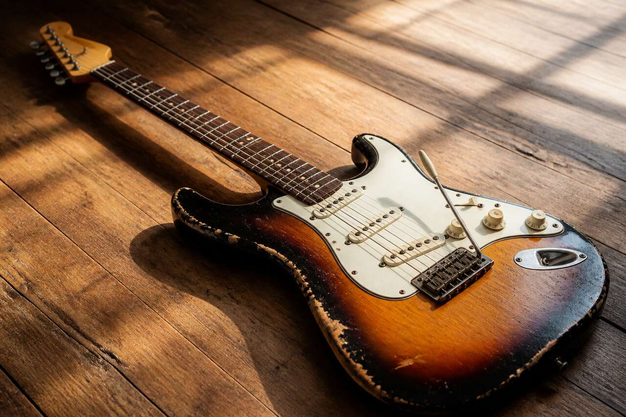 Les techniques incontournables : pull-off, hammer-on, slide et vibrato