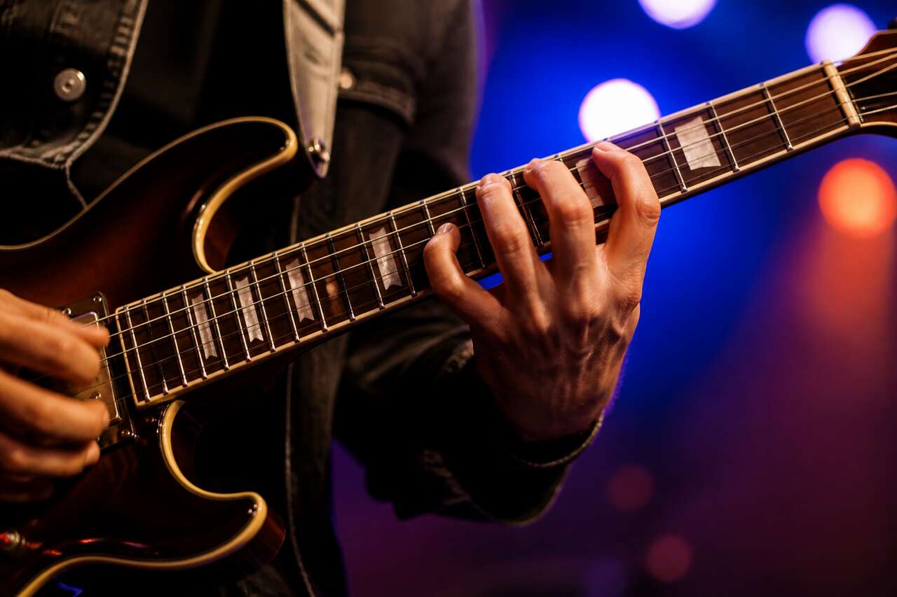 Techniques pour jouer l'accord 7#9 à la guitare